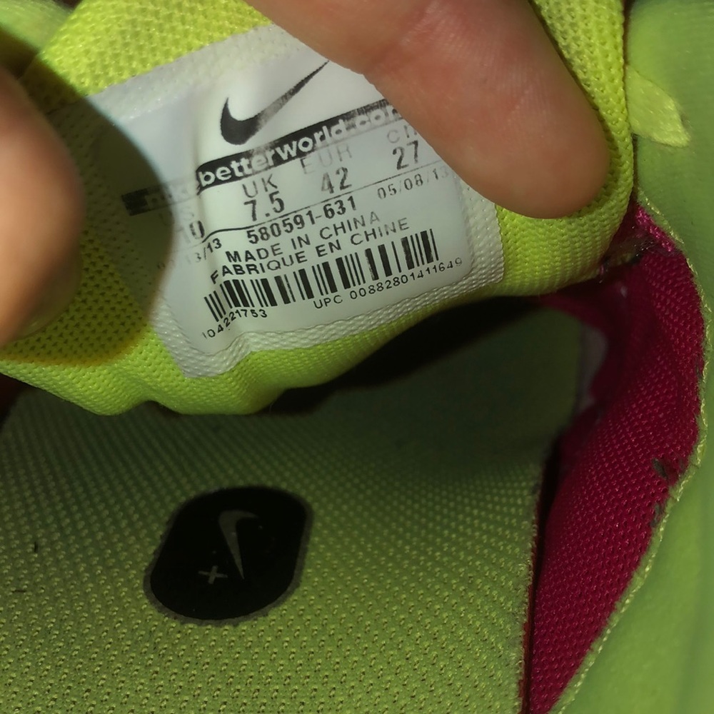 used nikes!!!! - Picture 3 of 8